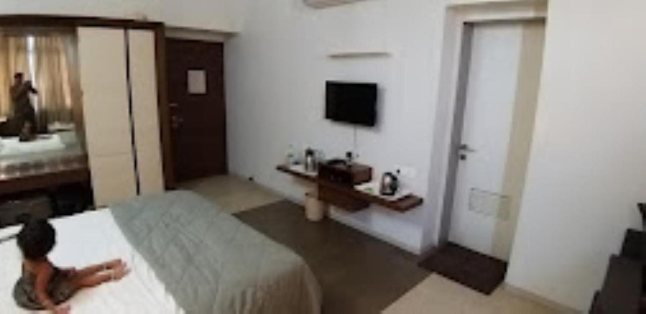 Hotel Maratha Residency,Ratnāgiri エクステリア 写真