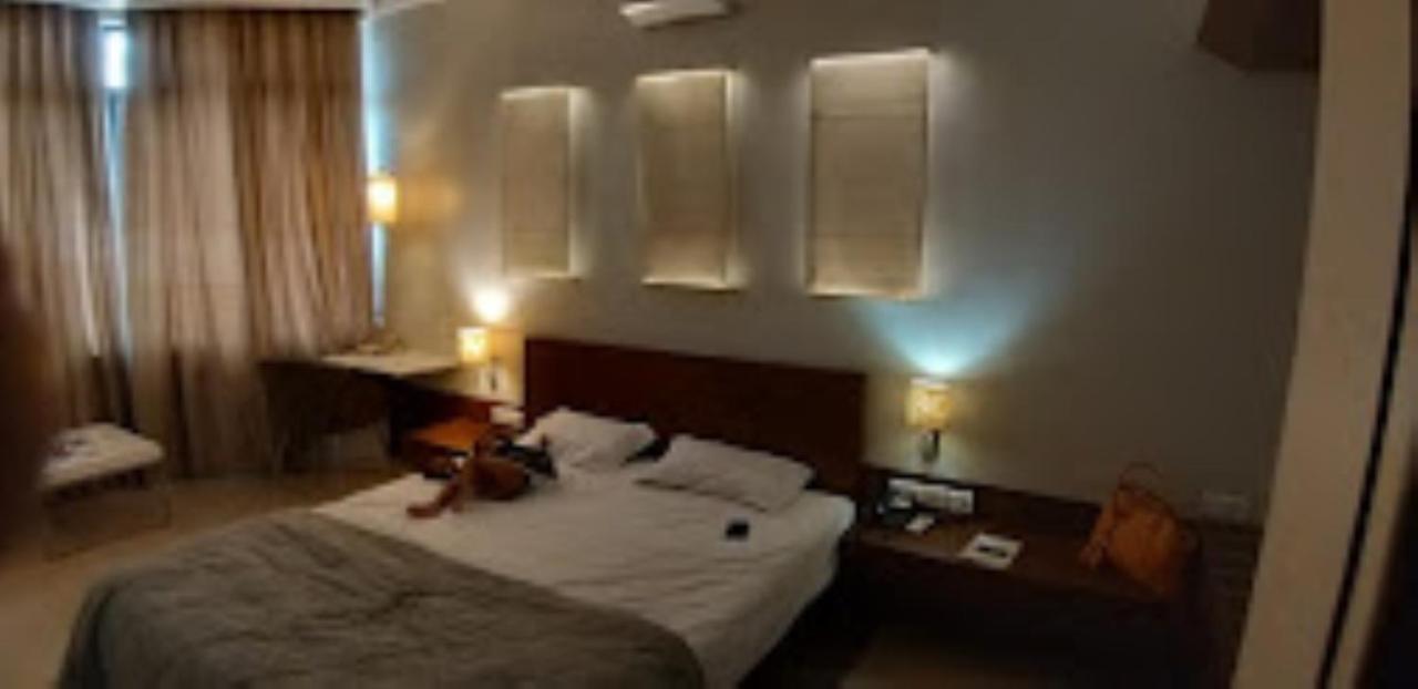 Hotel Maratha Residency,Ratnāgiri エクステリア 写真
